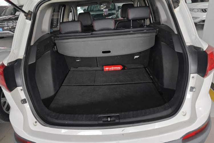 Used Zotye Domy X5 2015 1.5T CVT Chancellor Model China V Standard Trunk