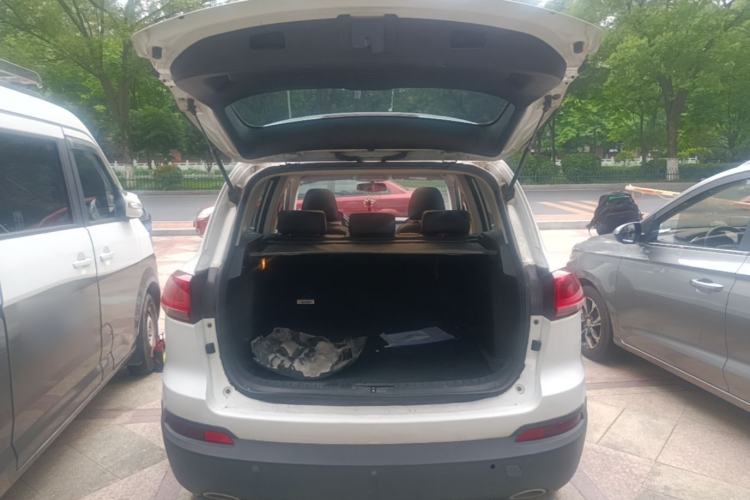 Used Zotye Domy X5 2015 1.5T Manual Luxury Version China IV Standard Trunk