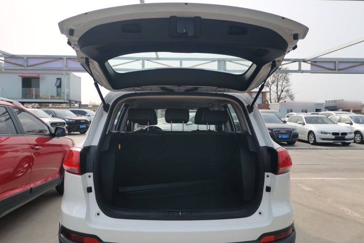 Used Zotye Domy X5 2015 1.5T CVT Landlord Edition China V Standard Trunk