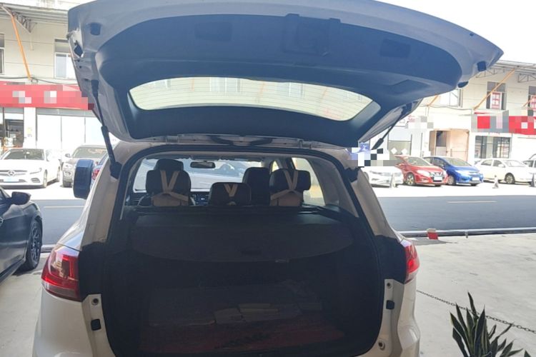 Used Zotye Domy X5 2015 1.5T CVT ZhiXian Trim China V Standard Trunk