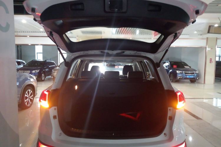 Used Zotye Domy X5 2015 1.5T CVT ZhiXian Trim China V Standard Trunk