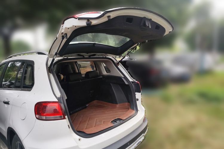 Used Zotye Domy X5 2015 1.5T Manual Luxury Version China IV Standard Trunk