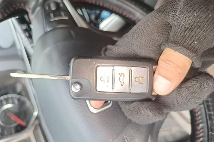 Used Zotye Domy X5 2015 1.5T CVT ZHANG GUI Model China V Standard Vehicle Key