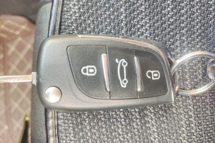 Used Zotye Domy X5 2015 1.5T CVT ZHANG GUI Model China V Standard Vehicle Key