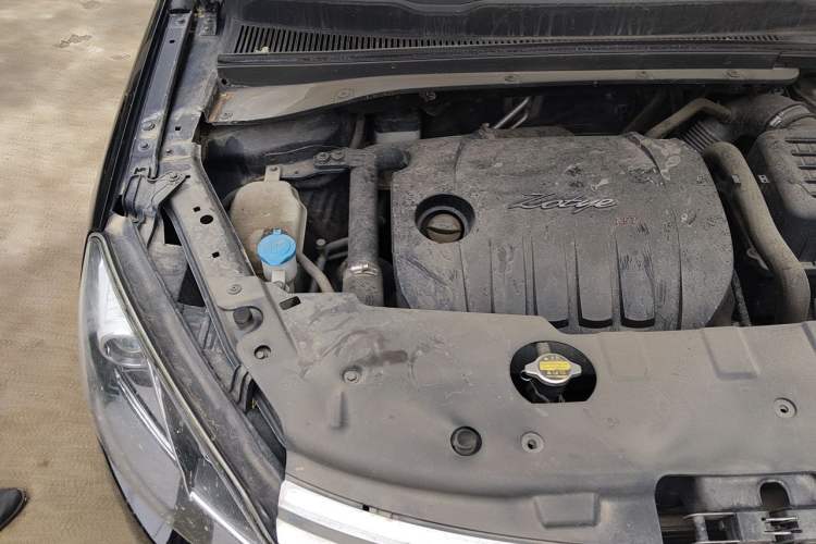 Used Zotye Domy X5 2016 1.5T Manual Elite 7-Seater China IV Standard Engine Bay Right