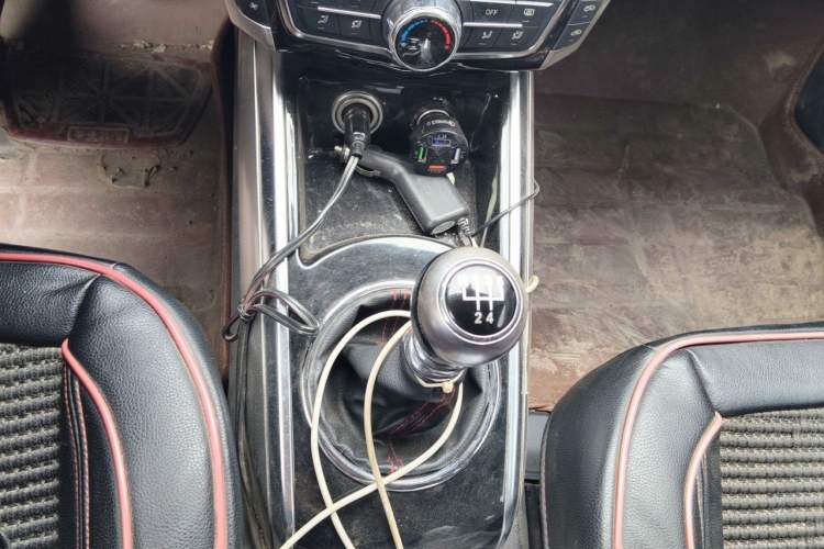 Used Zotye Domy X5 2016 1.5T Manual Elite 7-Seater China IV Standard Gear Lever