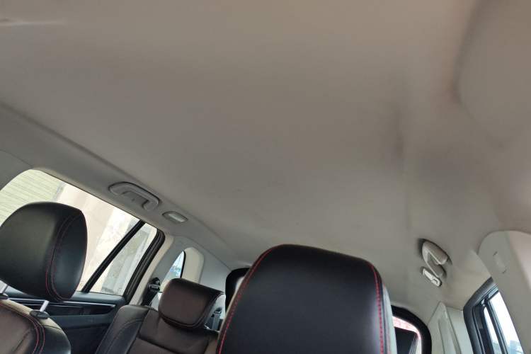 Used Zotye Domy X5 2016 1.5T Manual Luxury 7-Seater China V Emission Standard Headliner