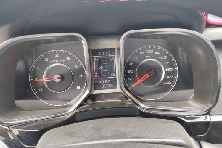 Used Zotye Domy X5 2016 1.5T Manual Elite 7-Seater China IV Standard Instrument Cluster
