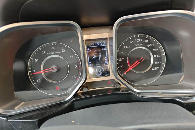 Used Zotye Domy X5 2016 1.5T Manual Luxury 7-Seater China V Emission Standard Instrument Cluster