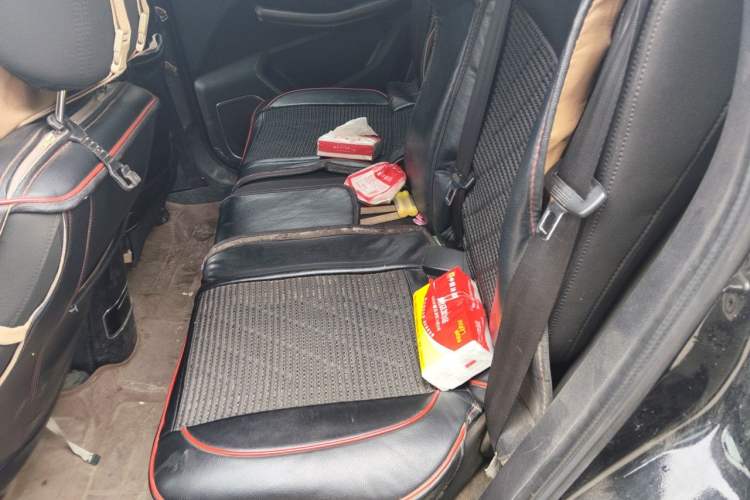 Used Zotye Domy X5 2016 1.5T Manual Elite 7-Seater China IV Standard Left Rear Seat