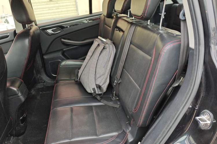 Used Zotye Domy X5 2016 1.5T Manual Luxury 7-Seater China V Emission Standard Left Rear Seat