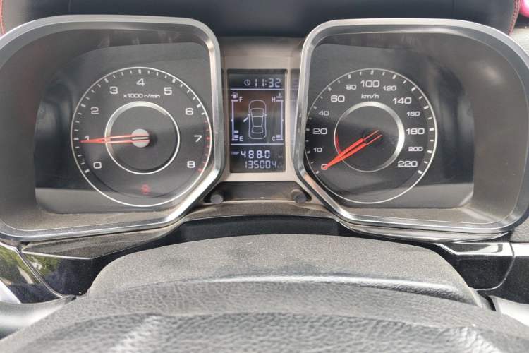 Used Zotye Domy X5 2016 1.5T Manual Elite 7-Seater China IV Standard Odometer Close Up