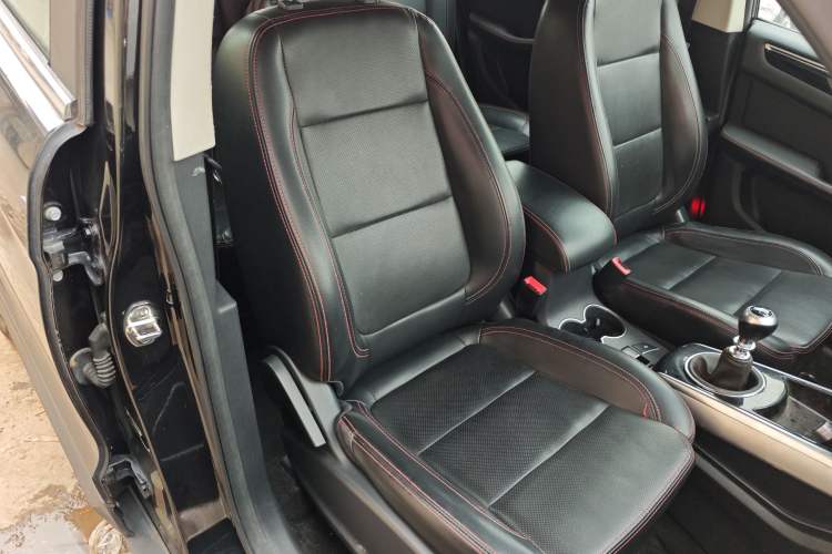 Used Zotye Domy X5 2016 1.5T Manual Luxury 7-Seater China V Emission Standard Right Front Seat