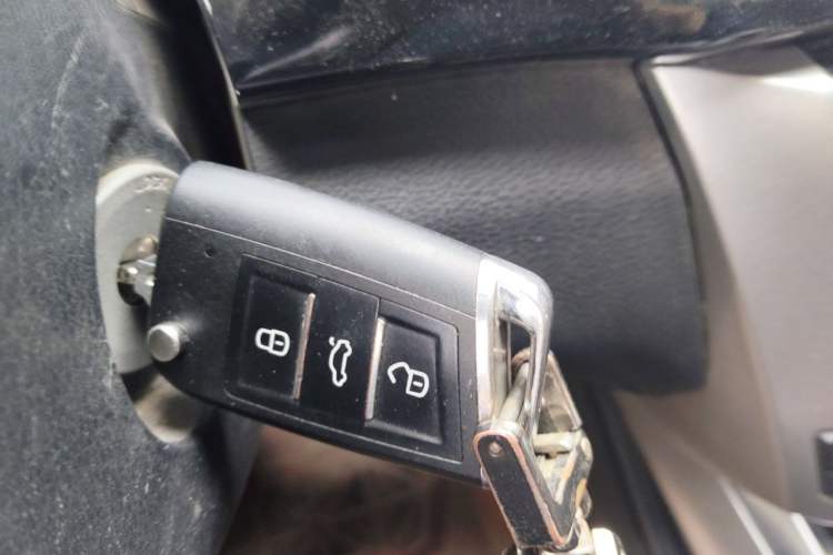 Used Zotye Domy X5 2016 1.5T Manual Elite 7-Seater China IV Standard Vehicle Key