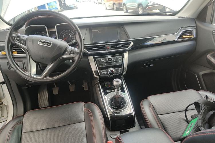 Used Zotye Domy X5 2016 1.5T Manual Luxury 7-Seater Model China IV Standard Center Console