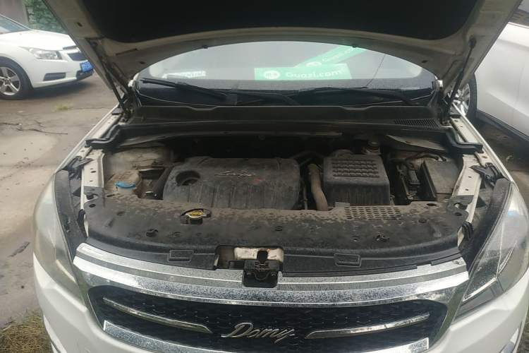 Used Zotye Domy X5 2016 1.5T Manual Luxury 7-Seater China V Emission Standard Engine Bay