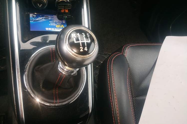Used Zotye Domy X5 2016 1.5T Manual Luxury 7-Seater China V Emission Standard Gear Lever