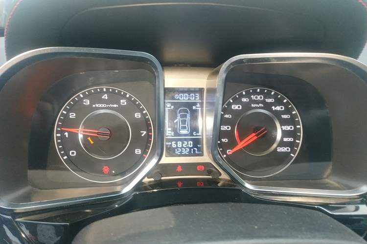 Used Zotye Domy X5 2016 1.5T Manual Luxury 7-Seater China V Emission Standard Instrument Cluster