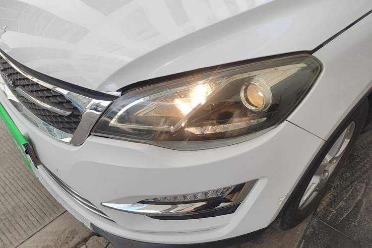 Used Zotye Domy X5 2016 1.5T Manual Luxury 7-Seater Model China IV Standard Left Front Headlight