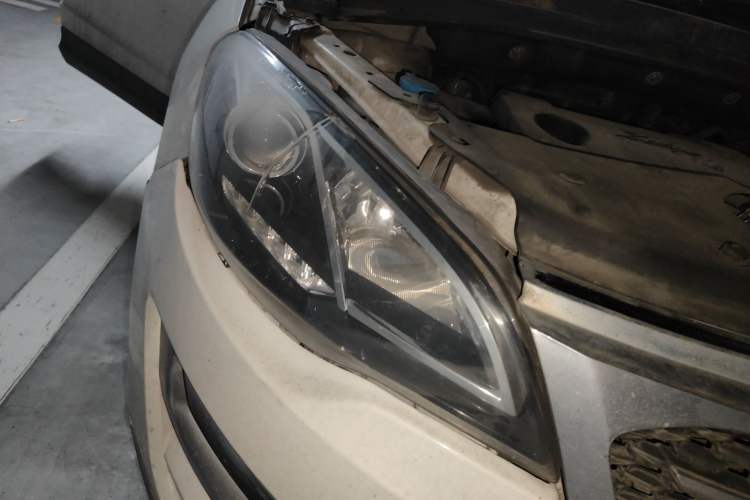 Used Zotye Domy X5 2016 1.5T Manual Elite 7-Seater China IV Standard Right Front Headlight