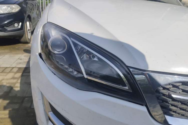 Used Zotye Domy X5 2016 1.5T Manual Elite 7-Seater China V Standard Right Front Headlight