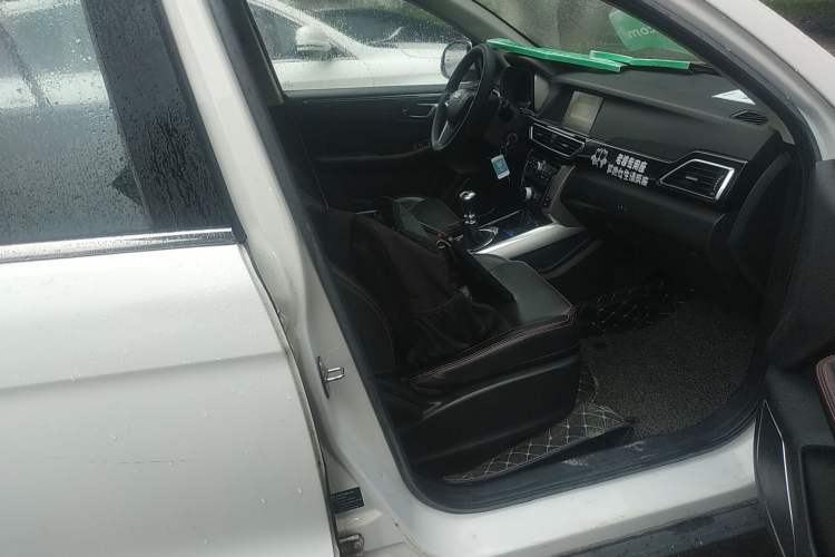 Used Zotye Domy X5 2016 1.5T Manual Luxury 7-Seater China V Emission Standard Right Front Seat