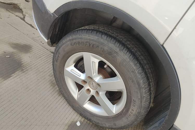 Used Zotye Domy X5 2016 1.5T Manual Luxury 7-Seater Model China IV Standard Right Rear Wheel Hub
