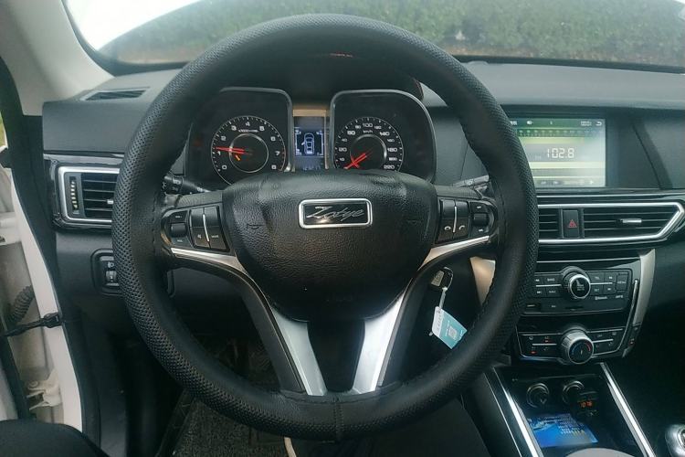 Used Zotye Domy X5 2016 1.5T Manual Luxury 7-Seater China V Emission Standard Steering Wheel