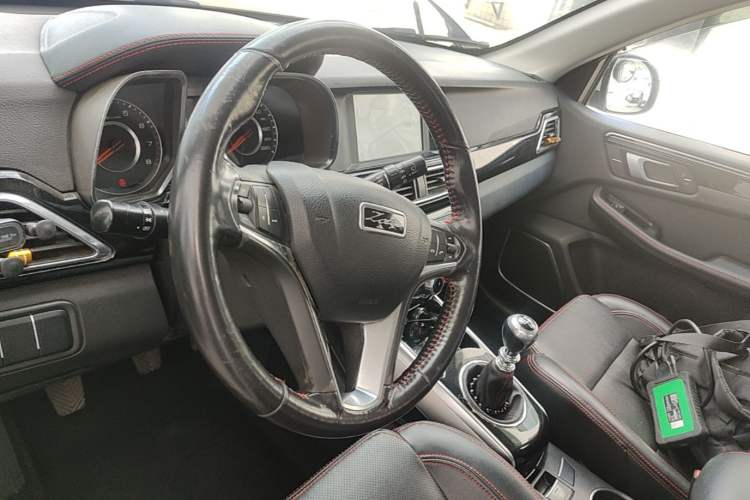 Used Zotye Domy X5 2016 1.5T Manual Luxury 7-Seater Model China IV Standard Steering Wheel