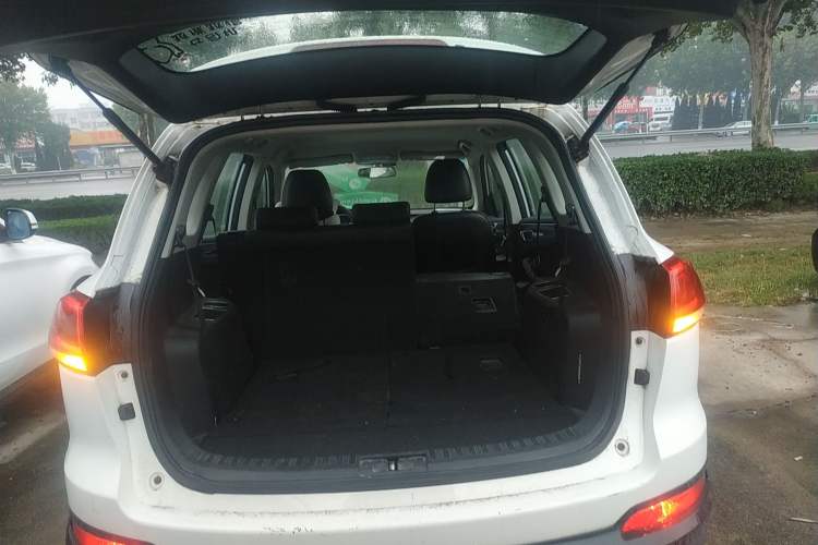 Used Zotye Domy X5 2016 1.5T Manual Luxury 7-Seater China V Emission Standard Trunk
