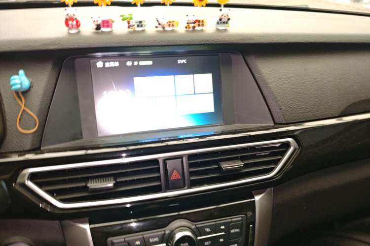 Used Zotye Domy X5 2017 Upgraded Model 1.5T CVT ZhiXian Edition Audio And AC Panel