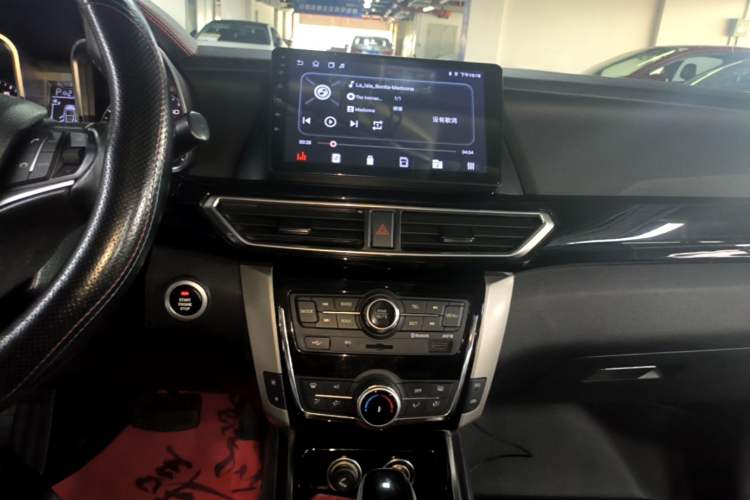 Used Zotye Domy X5 2017 Upgraded Model 1.5T CVT ZhiXian Edition Audio And AC Panel