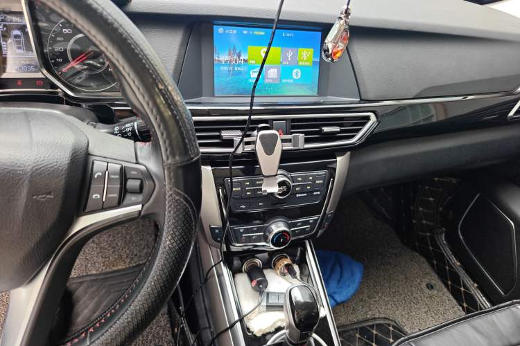 Used Zotye Domy X5 2017 Upgraded Model 1.5T CVT ZhiXian Edition Audio And AC Panel