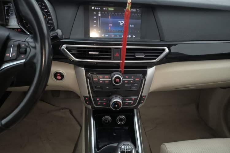 Used Zotye Domy X5 2017 Platinum Edition 1.5T Manual Luxury Model Audio And AC Panel