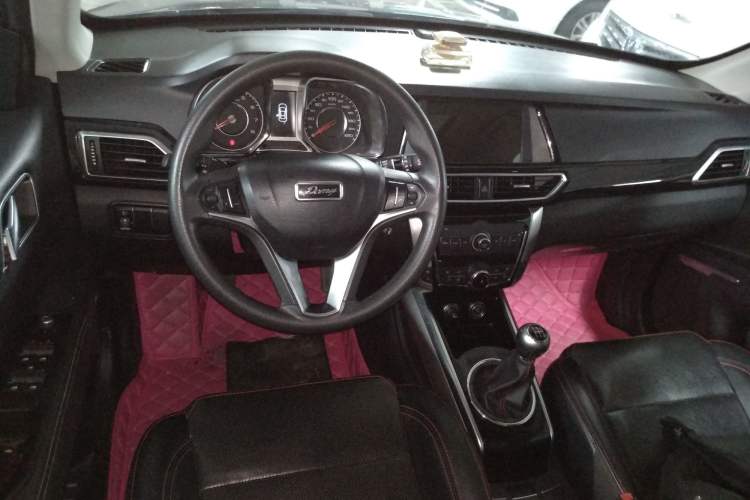 Used Zotye Domy X5 2017 Value Edition 1.6L Manual Fashion Model Center Console