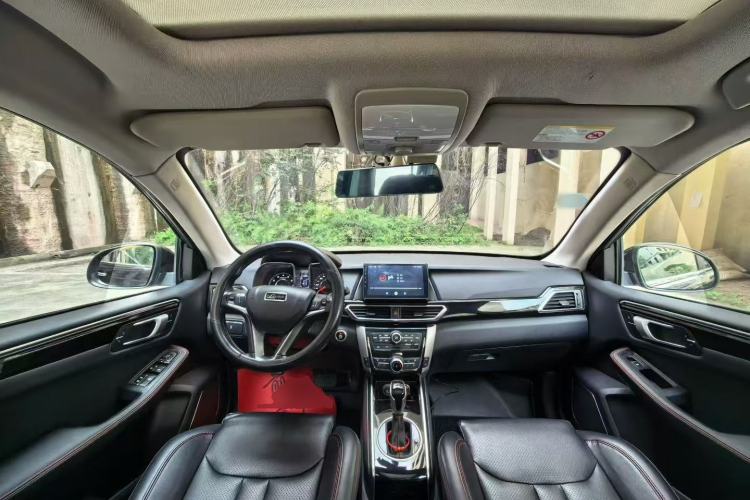 Used Zotye Domy X5 2017 Upgraded Model 1.5T CVT ZhiXian Edition Center Console