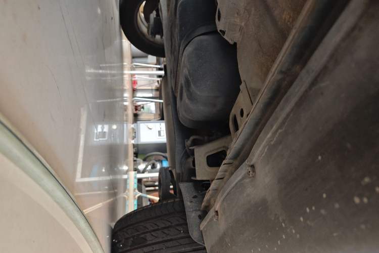 Used Zotye Domy X5 2017 Upgraded Model 1.5T CVT ZhiXian Edition Chassis Rear