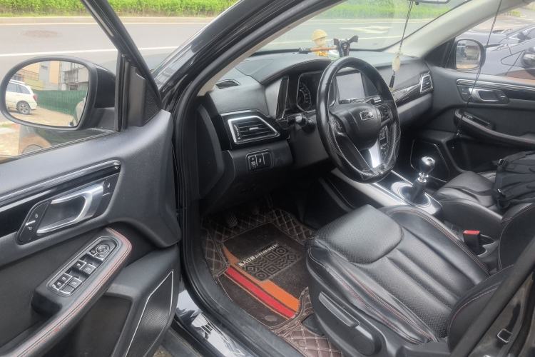 Used Zotye Domy X5 2017 Upgraded Model 1.5T Manual Luxury Edition Driver Seat