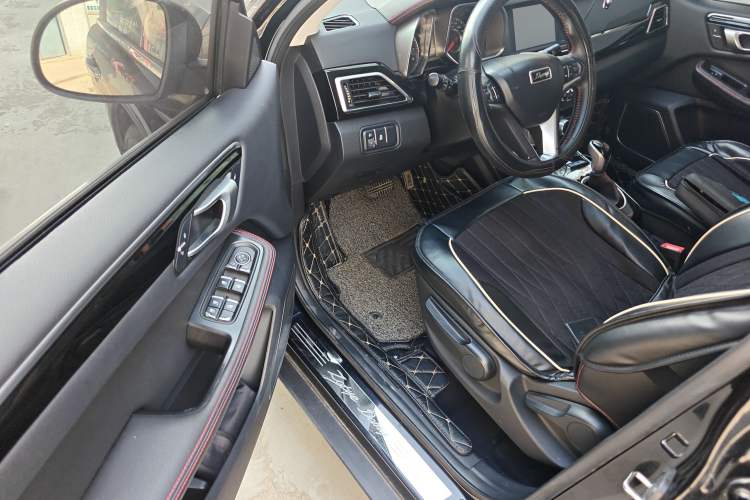 Used Zotye Domy X5 2017 Upgraded Model 1.5T CVT ZhiXian Edition Driver Seat