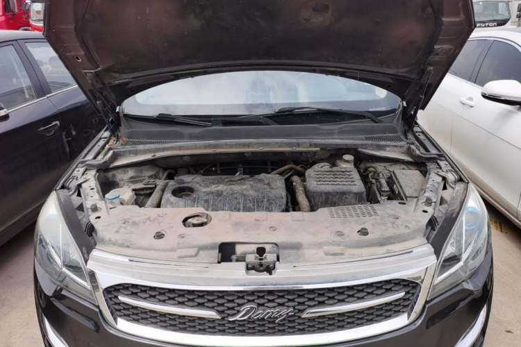 Used Zotye Domy X5 2017 Upgraded Model 1.5T Manual Luxury Edition Engine Bay