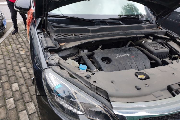 Used Zotye Domy X5 2017 Upgraded Model 1.5T CVT ZhiXian Edition Engine Bay Right