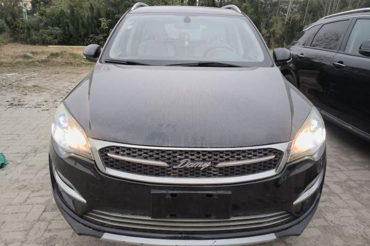 Used Zotye Domy X5 2017 Platinum Edition 1.5T Manual Luxury Model Exterior 1