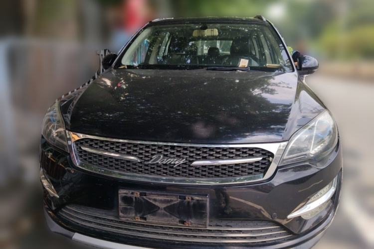 Used Zotye Domy X5 2017 Upgraded Model 1.5T Manual Luxury Edition Front