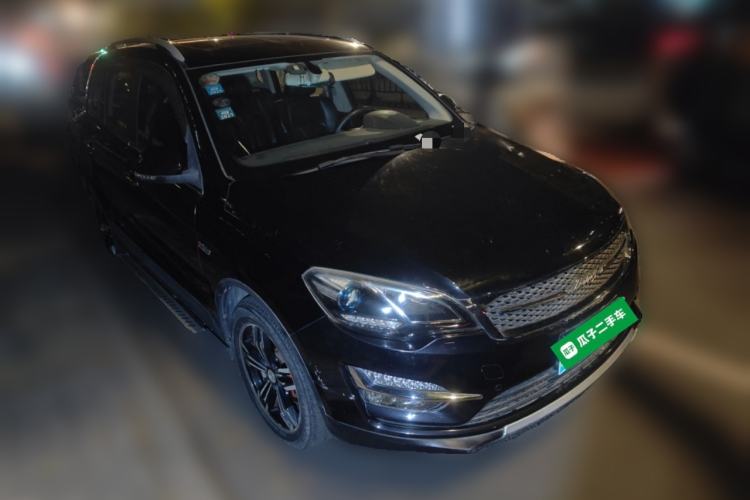 Used Zotye Domy X5 2017 Upgraded Model 1.5T Manual Luxury Version Front Right 45 Deg