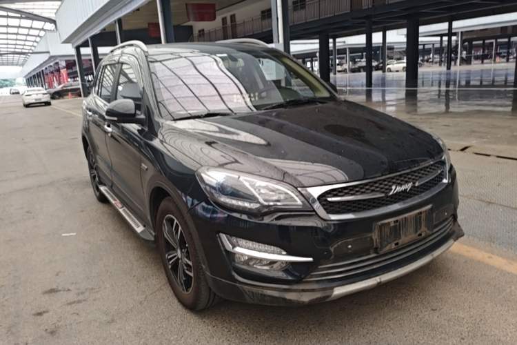 Used Zotye Domy X5 2017 Upgraded Model 1.5T CVT ZhiXian Edition Front Right 45 Deg