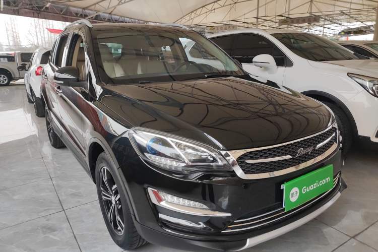 Used Zotye Domy X5 2017 Upgraded Model 1.5T Manual Luxury Version Front Right 45 Deg