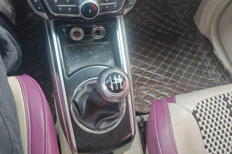 Used Zotye Domy X5 2017 Value Edition 1.6L Manual Fashion Model Gear Lever