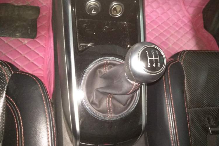 Used Zotye Domy X5 2017 Value Edition 1.6L Manual Fashion Model Gear Lever
