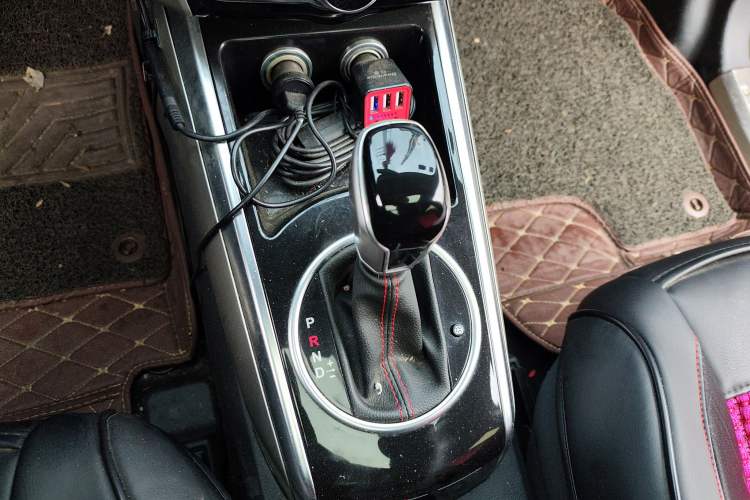 Used Zotye Domy X5 2017 Upgraded Model 1.5T CVT ZhiXian Edition Gear Lever