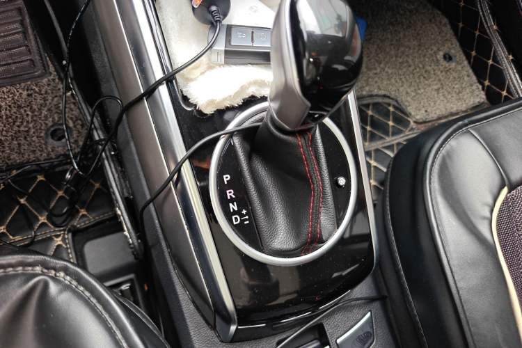 Used Zotye Domy X5 2017 Upgraded Model 1.5T CVT ZhiXian Edition Gear Lever